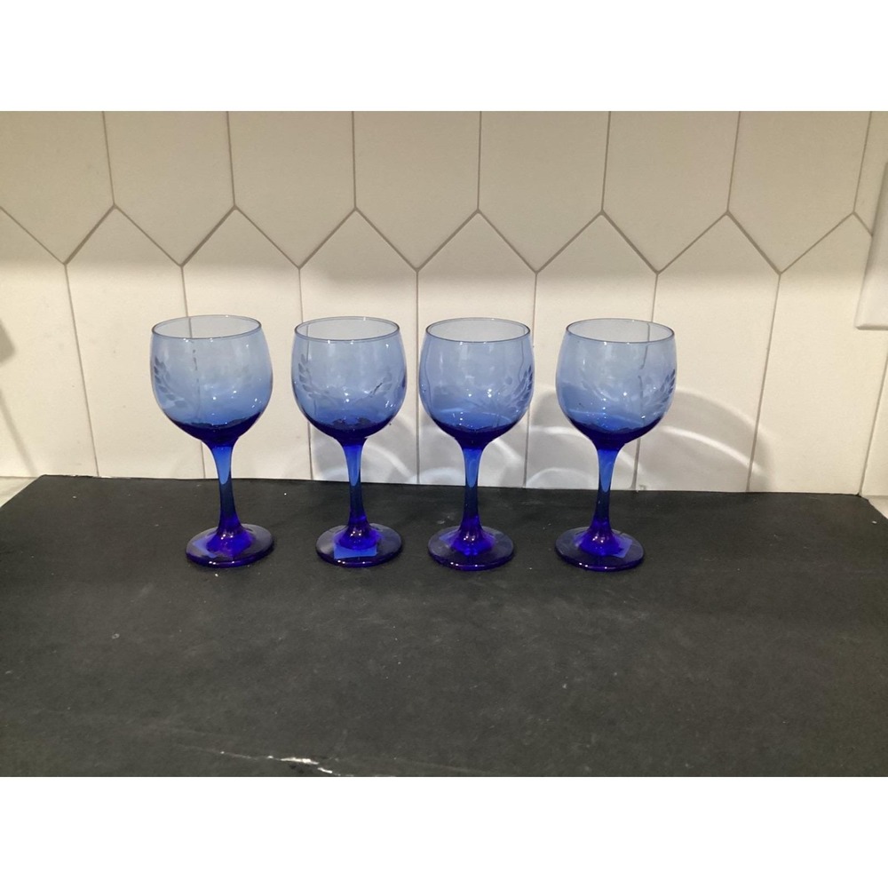 Greenbrier International Blue Floral Etched 10 oz Wine Glasses 7" Set Of 4